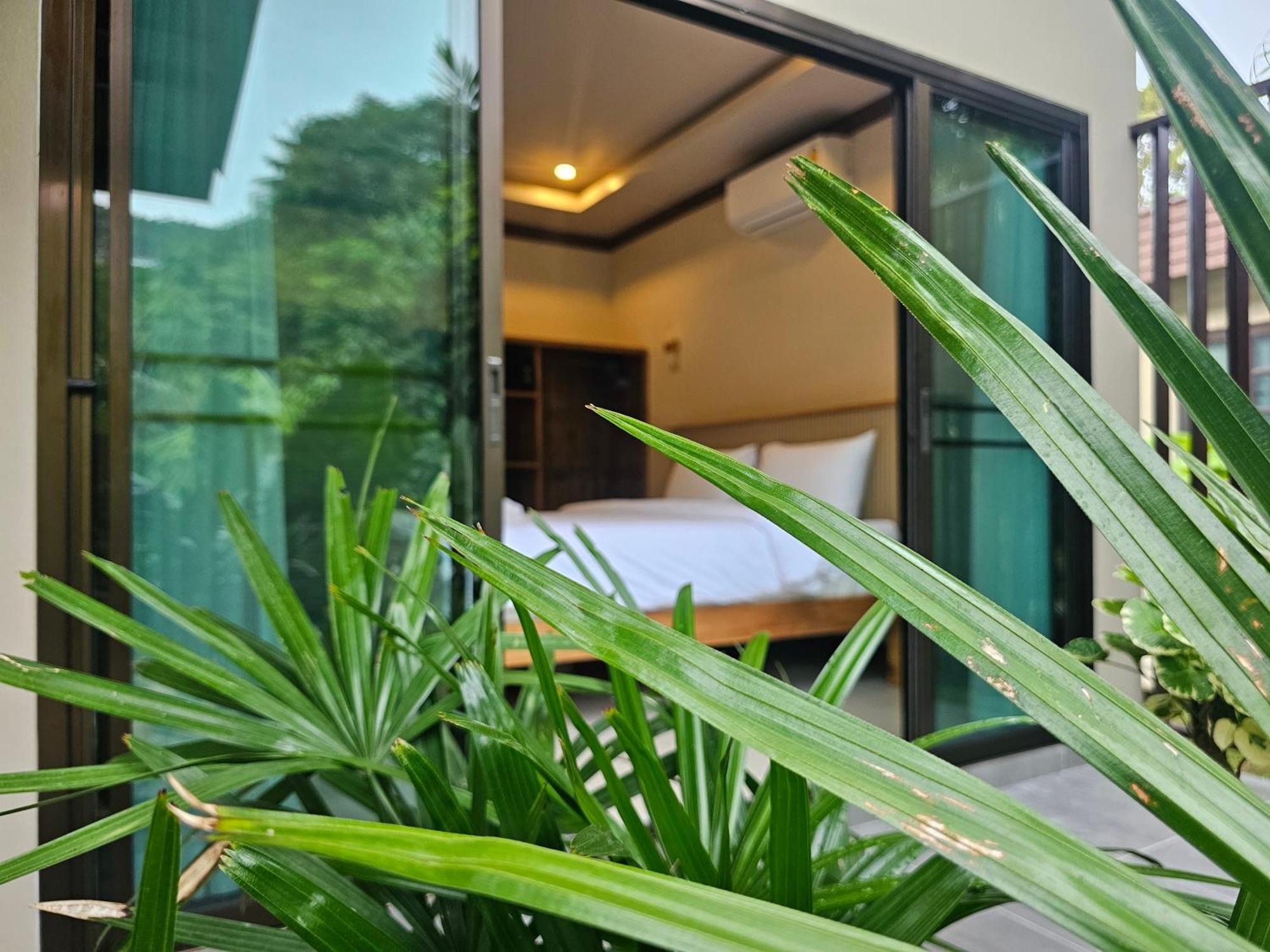 Bang Po Hut Hotel Banbangpo Kültér fotó