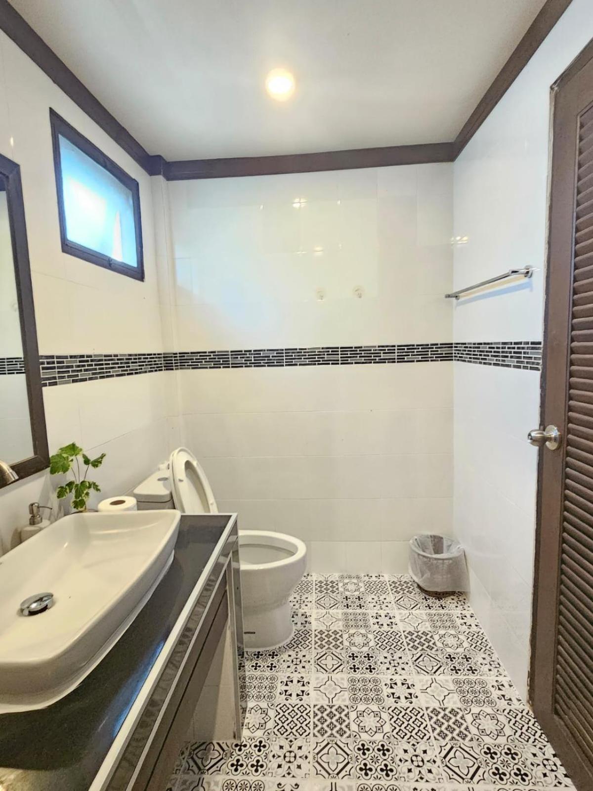 Bang Po Hut Hotel Banbangpo Kültér fotó